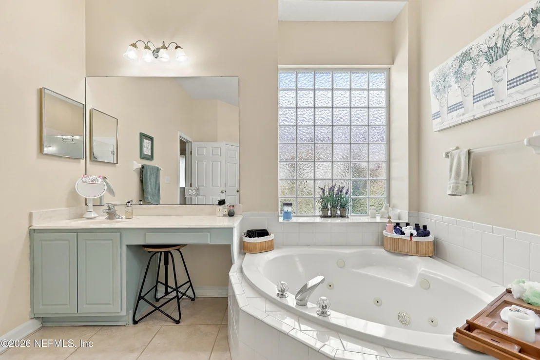 Photo of 424 HUCKLEBERRY Trail