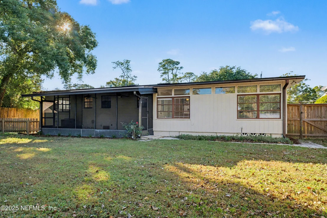 Photo of 2537 BUTTONWOOD Drive