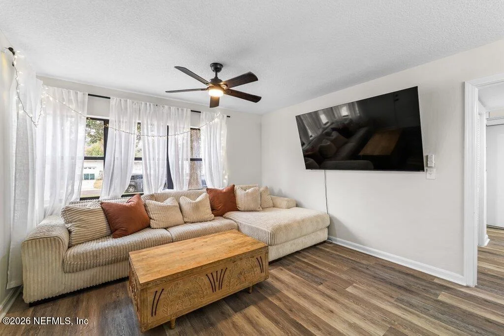 Photo of 1138 HALIFAX Road