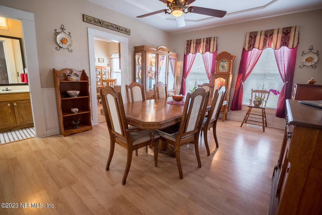 Photo of 404 N CHERRY Street