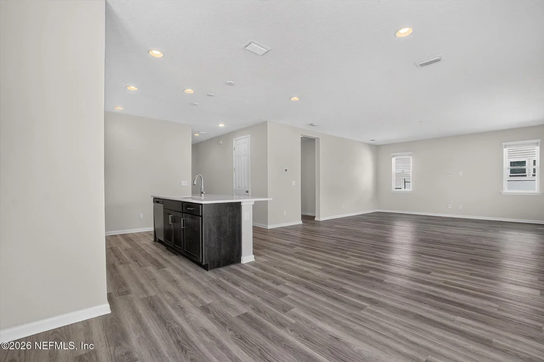 Photo of 4564 PINE RIDGE Parkway