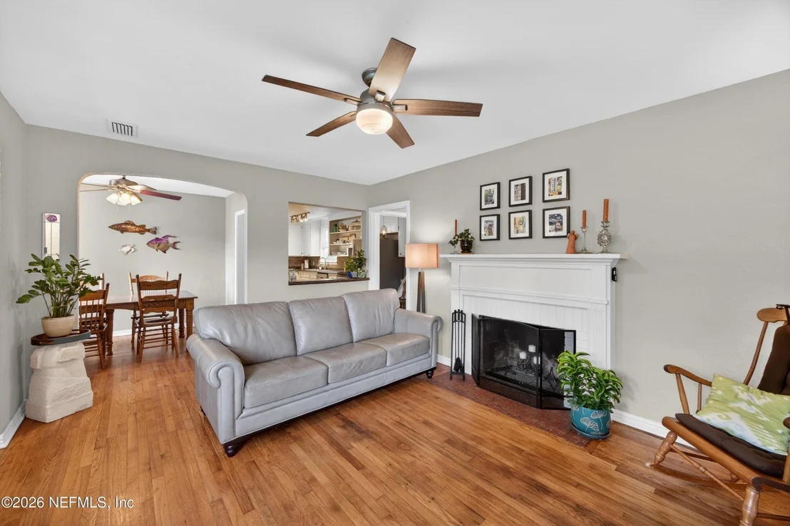 Photo of 1573 CHARON Road