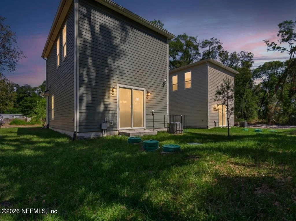 Photo of 11076 PINE Street