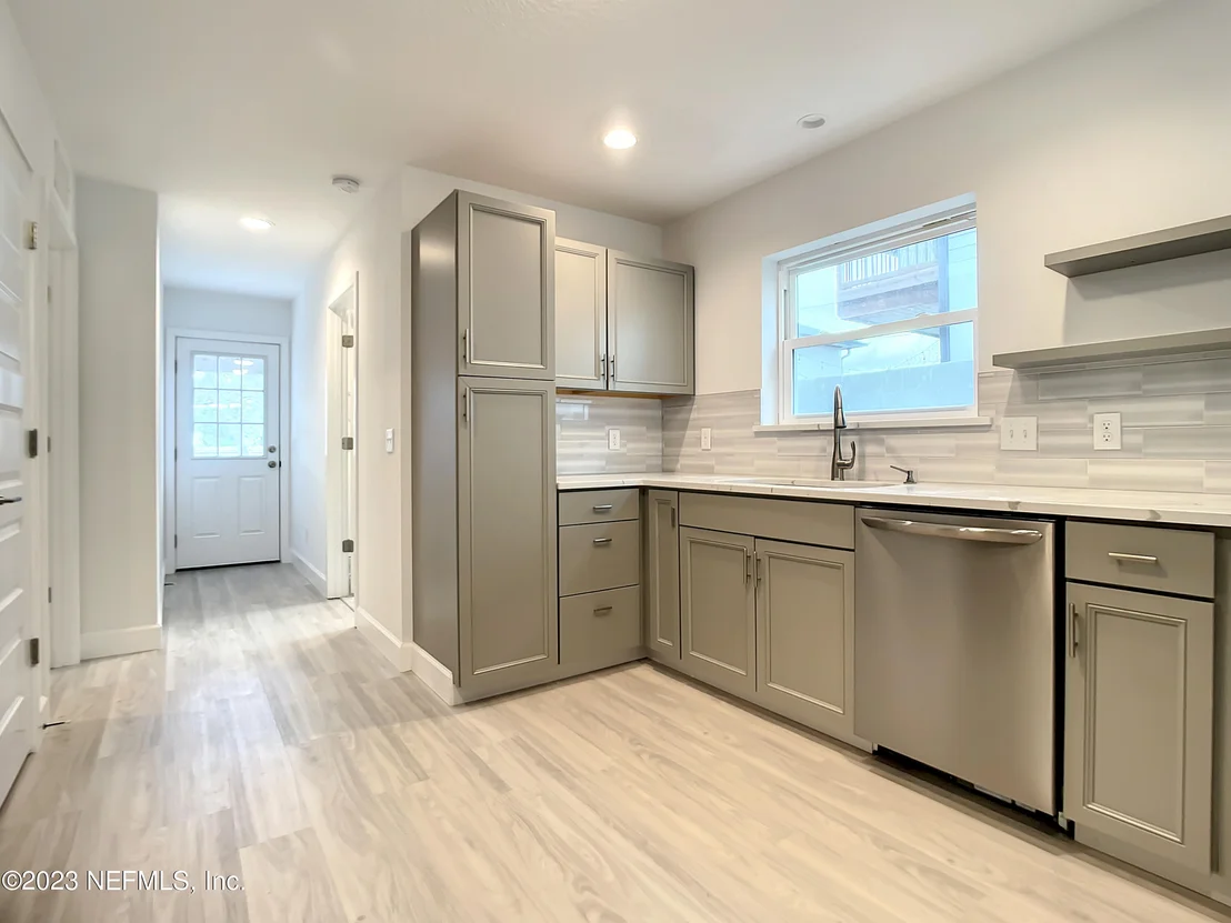 Photo of 6635 MADISON Street