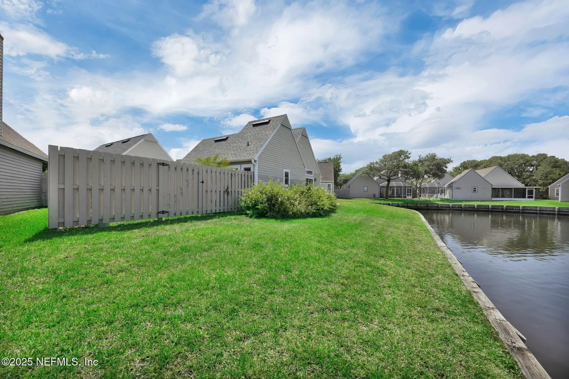 Photo of 107 HAMMOCK Circle