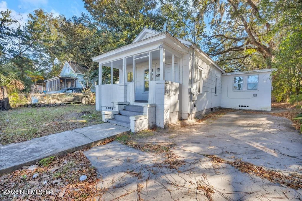 Photo of 1648 36TH Street W