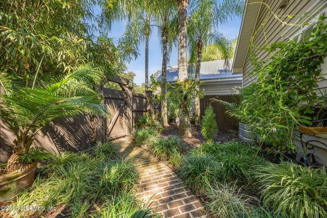 Photo of 2245 REED Street
