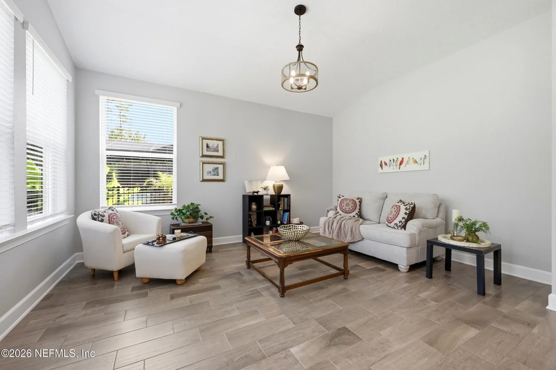 Photo of 359 GLENNEYRE Circle