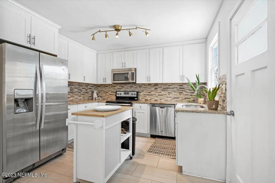Photo of 4632 CRESCENT Street