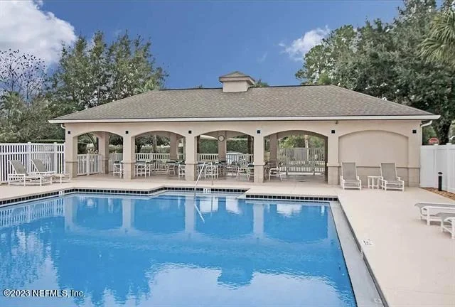 Photo of 601 KNOLLWOOD Lane