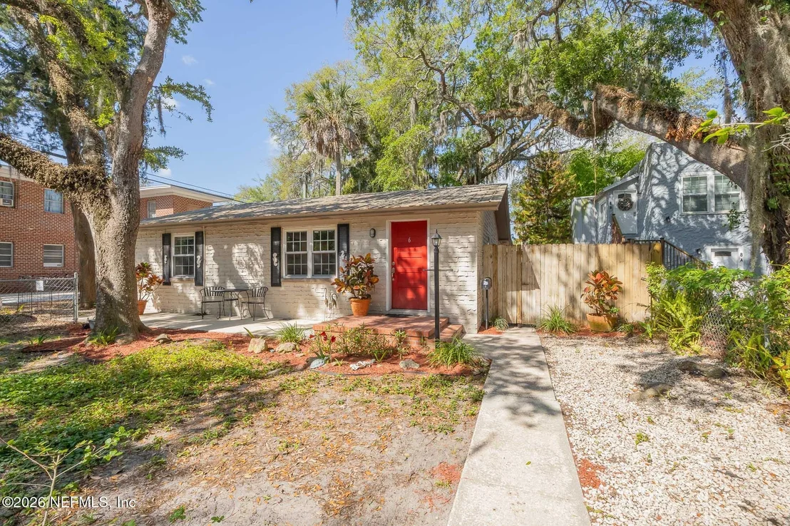 Photo of 6 DOUGLAS Avenue