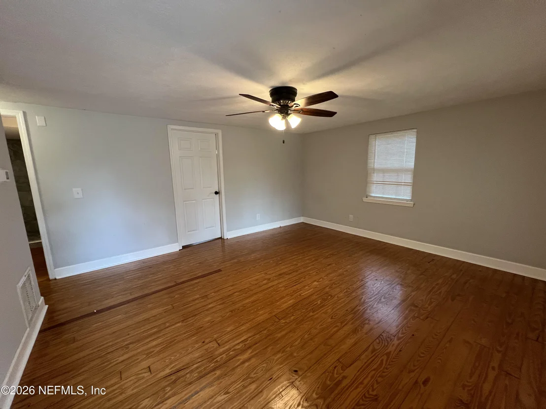 Photo of 468 TAYLOR Avenue