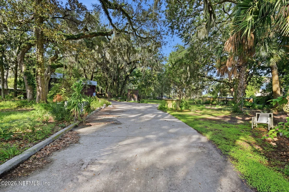 Photo of 514 RIVER Road