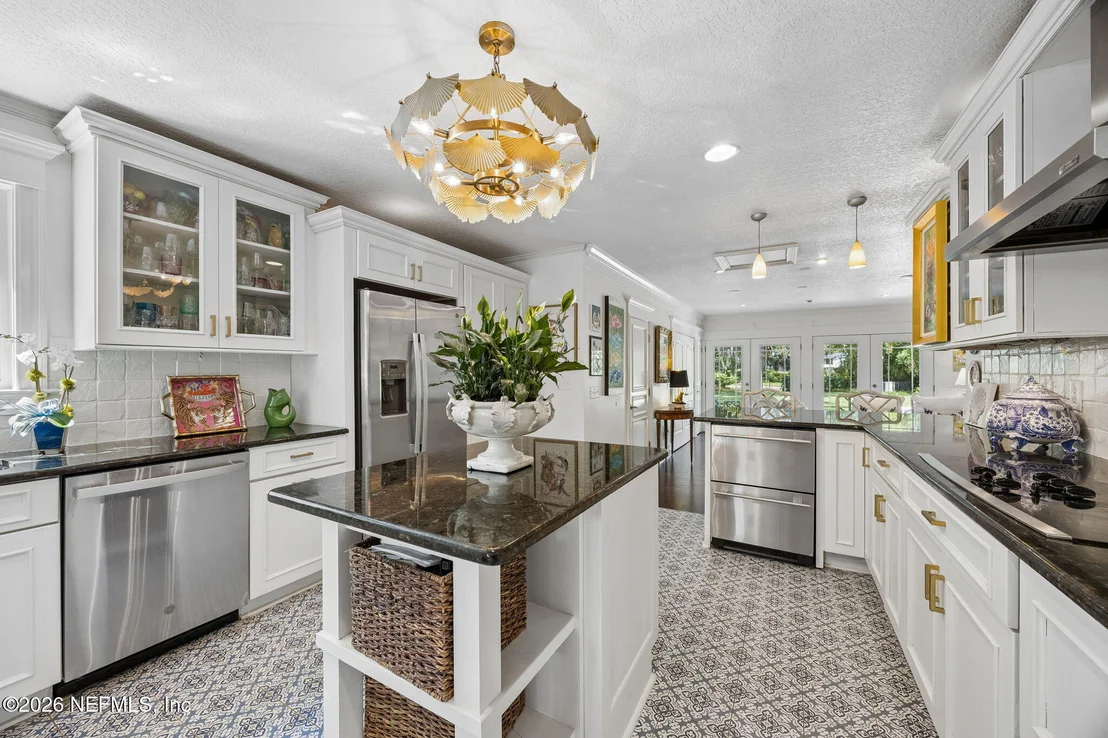 Photo of 1237 MAPLETON Road