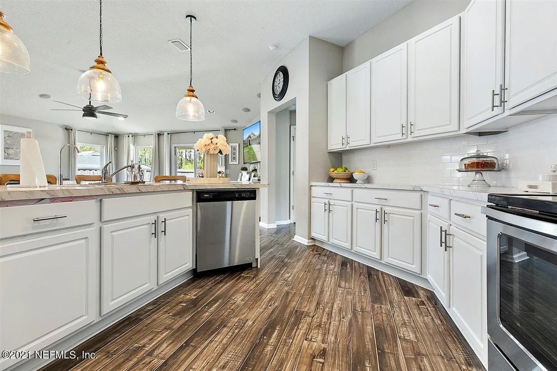 Photo of 450 E TEAGUE BAY Drive