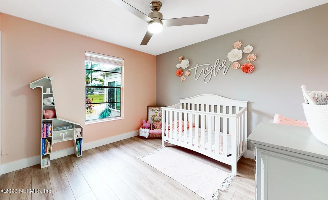 Photo of 1096 MEADOW Drive