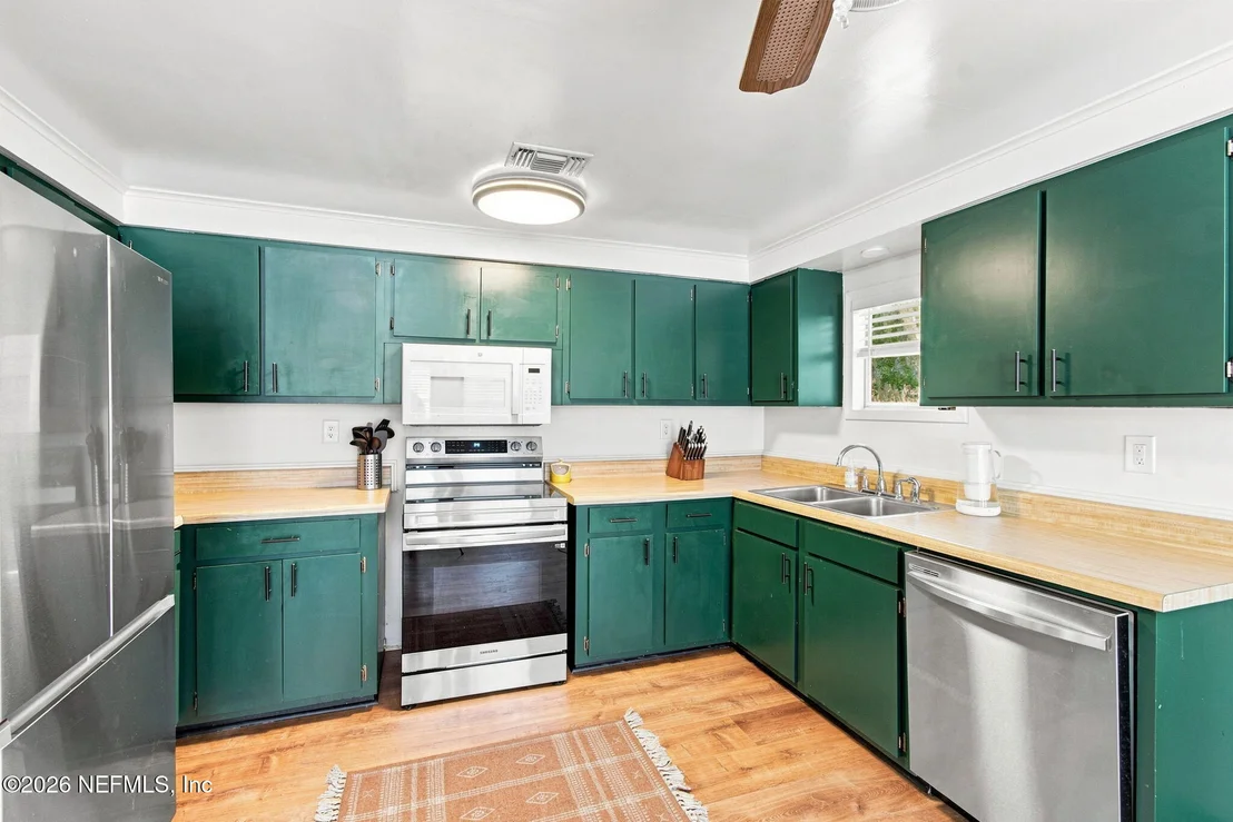 Photo of 33485 MEADOWS Lane