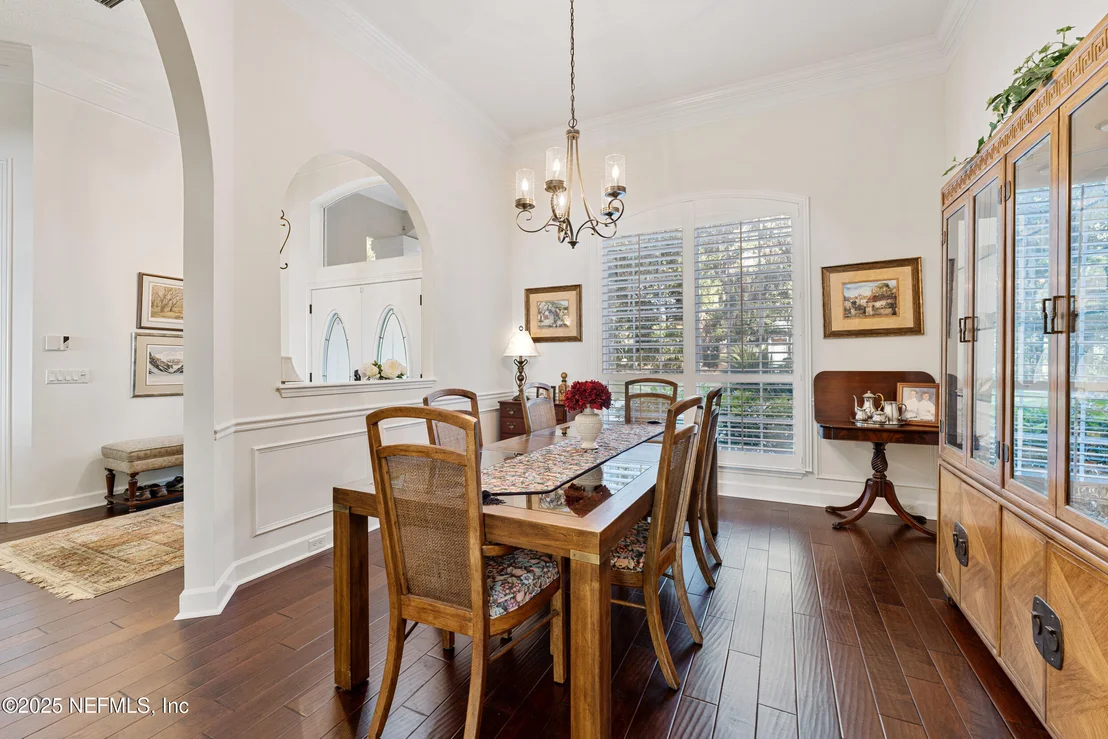 Photo of 686 FREDERIC Drive
