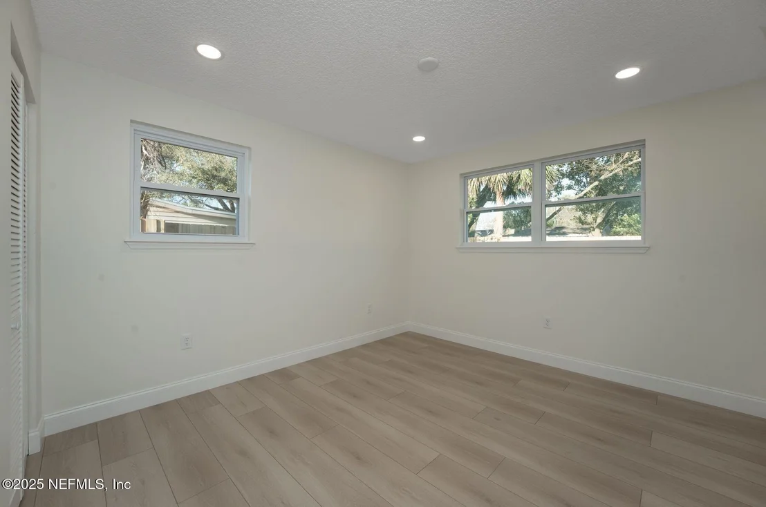 Photo of 423 ROYAL PALMS Drive