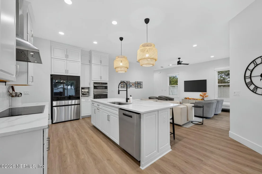 Photo of 904 BARBARA Lane