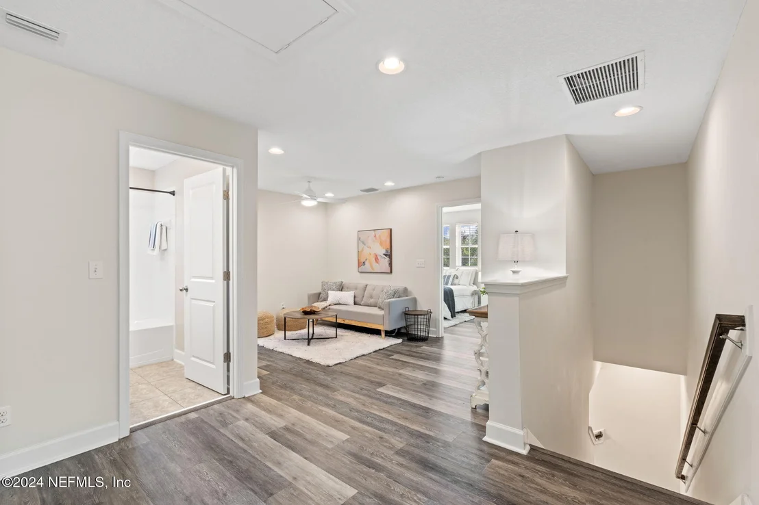Photo of 237 SPRING PARK Avenue