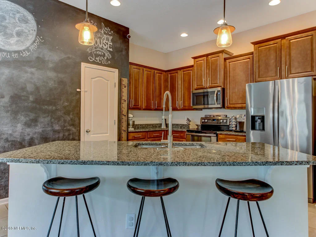 Photo of 671 GLENDALE Lane