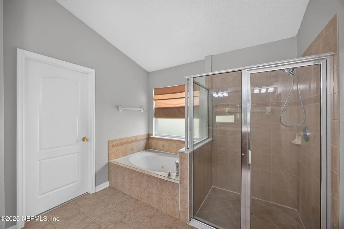 Photo of 635 WAKEVIEW Drive