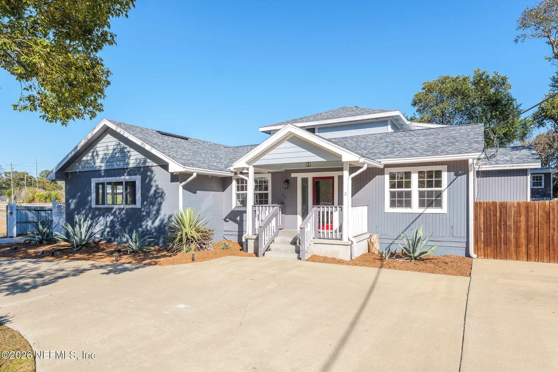 Photo of 1863 LIVE OAK Drive