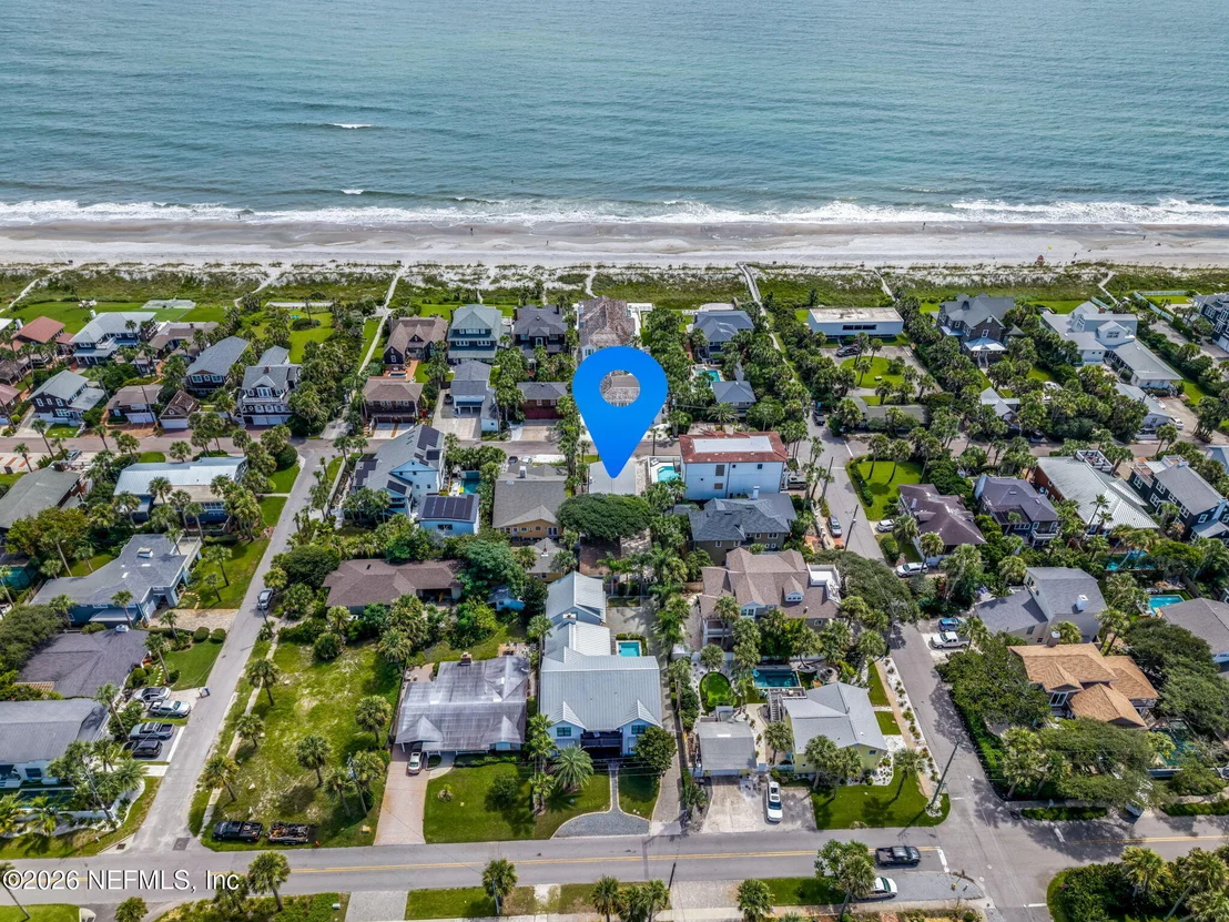 Photo of 1242 BEACH Avenue