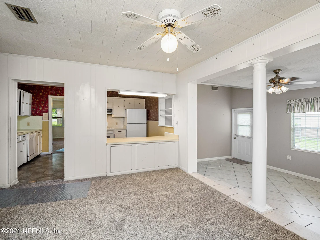 Photo of 9738 DOOLITTLE Road