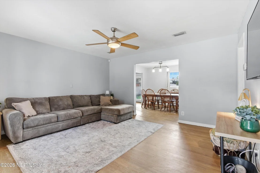 Photo of 2438 BUTTONWOOD Drive