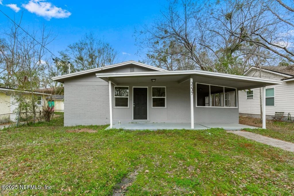 Photo of 3237 PHYLLIS Street
