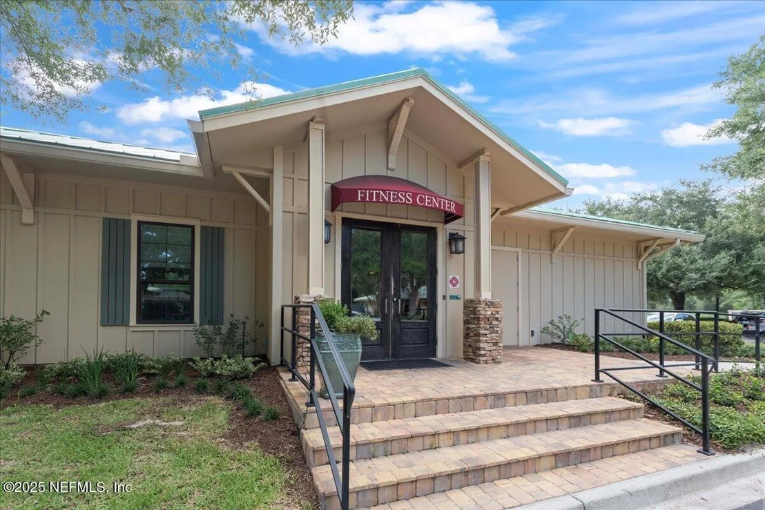 Photo of Unit 302 at 955 REGISTRY Boulevard