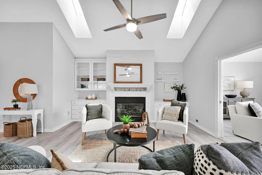 Photo of 107 HAMMOCK Circle