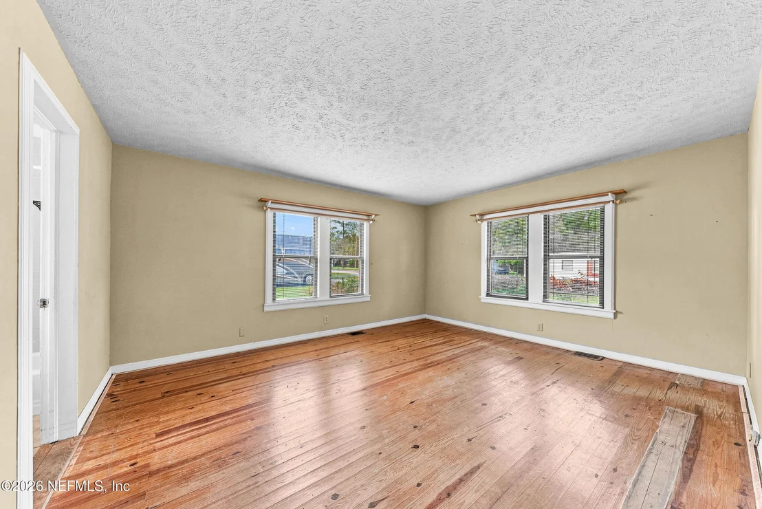 Photo of 2500 COMMUNITY Road