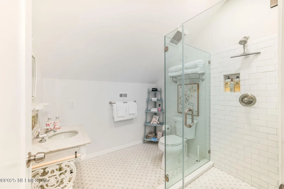 Photo of 42 MAGNOLIA Avenue