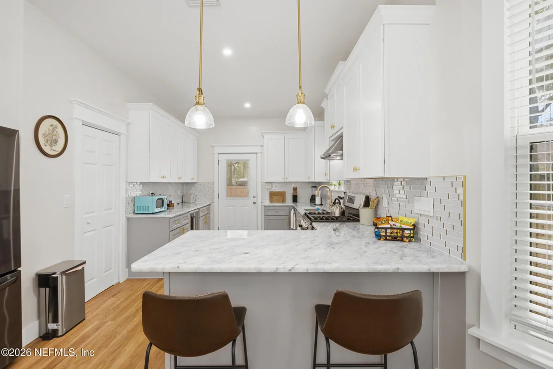 Photo of 1217 WALNUT Street