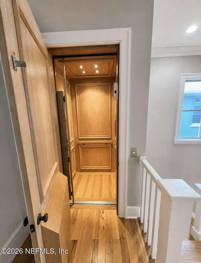 Photo of 712 OCEAN PALM Way