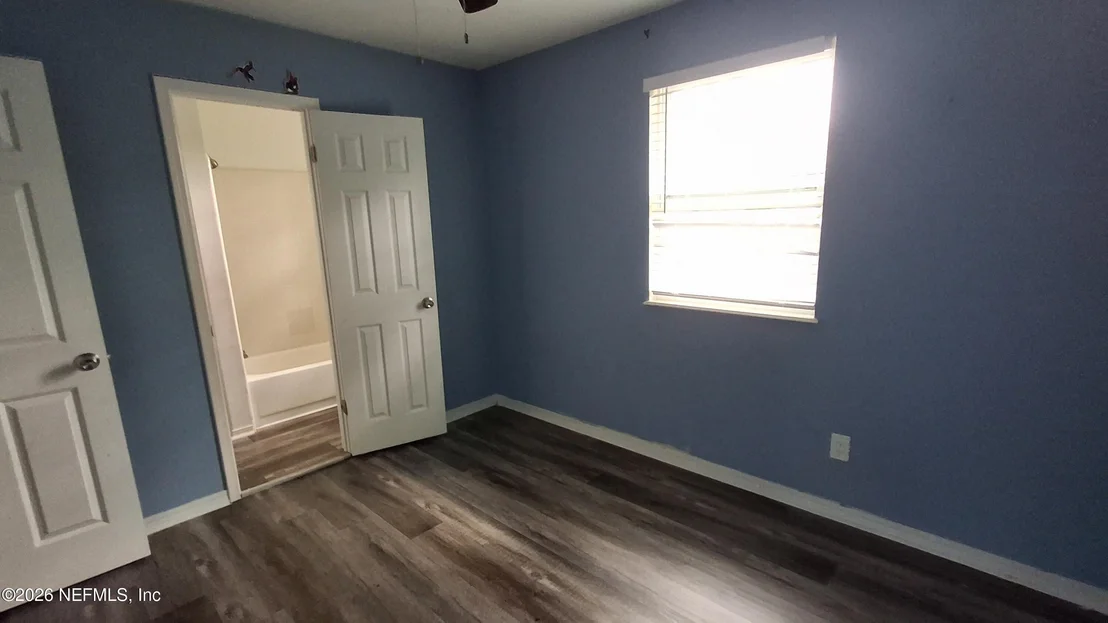 Photo of 1809 FARM WAY Way
