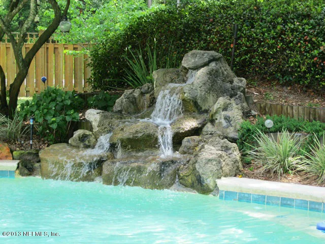 Photo of 1188 LINWOOD Loop