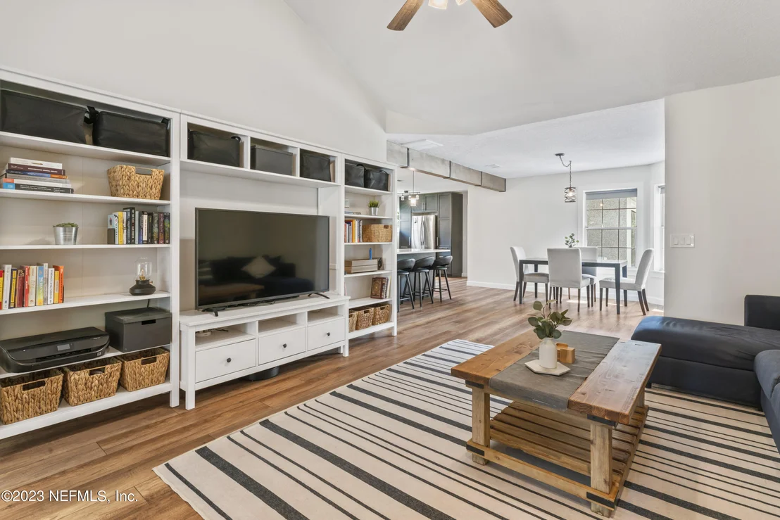 Photo of 1100 LINKSIDE Drive