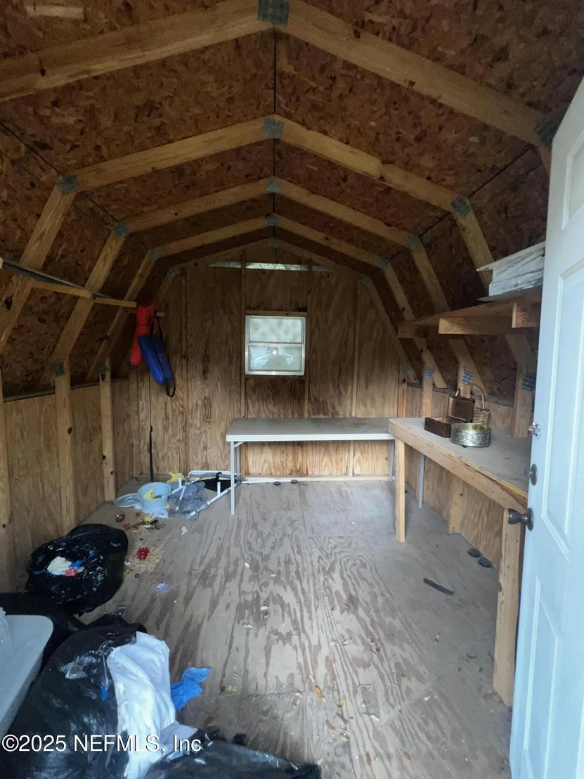 Photo of 2731 HOWARD Road