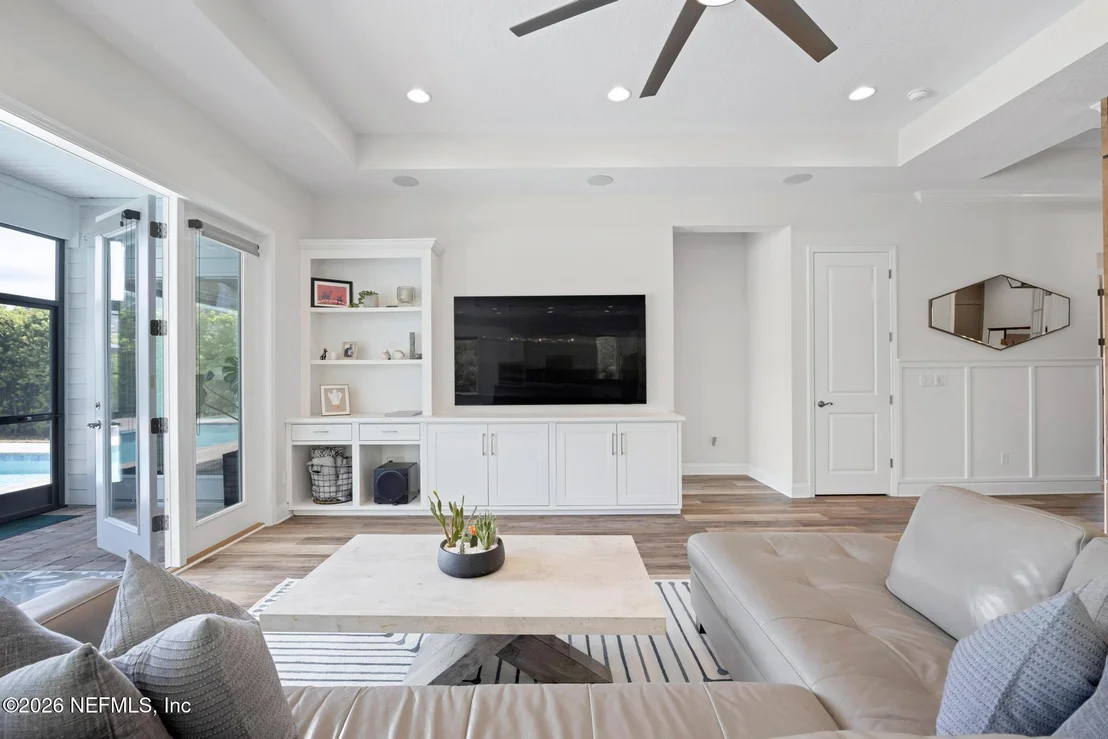 Photo of 11 FORESTVIEW Lane