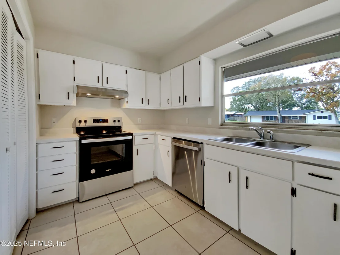 Photo of 158 DELTONA Boulevard
