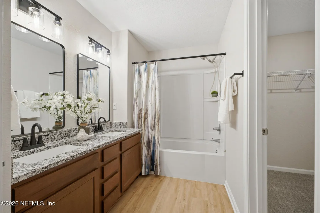 Photo of 4030 HUNTER Circle