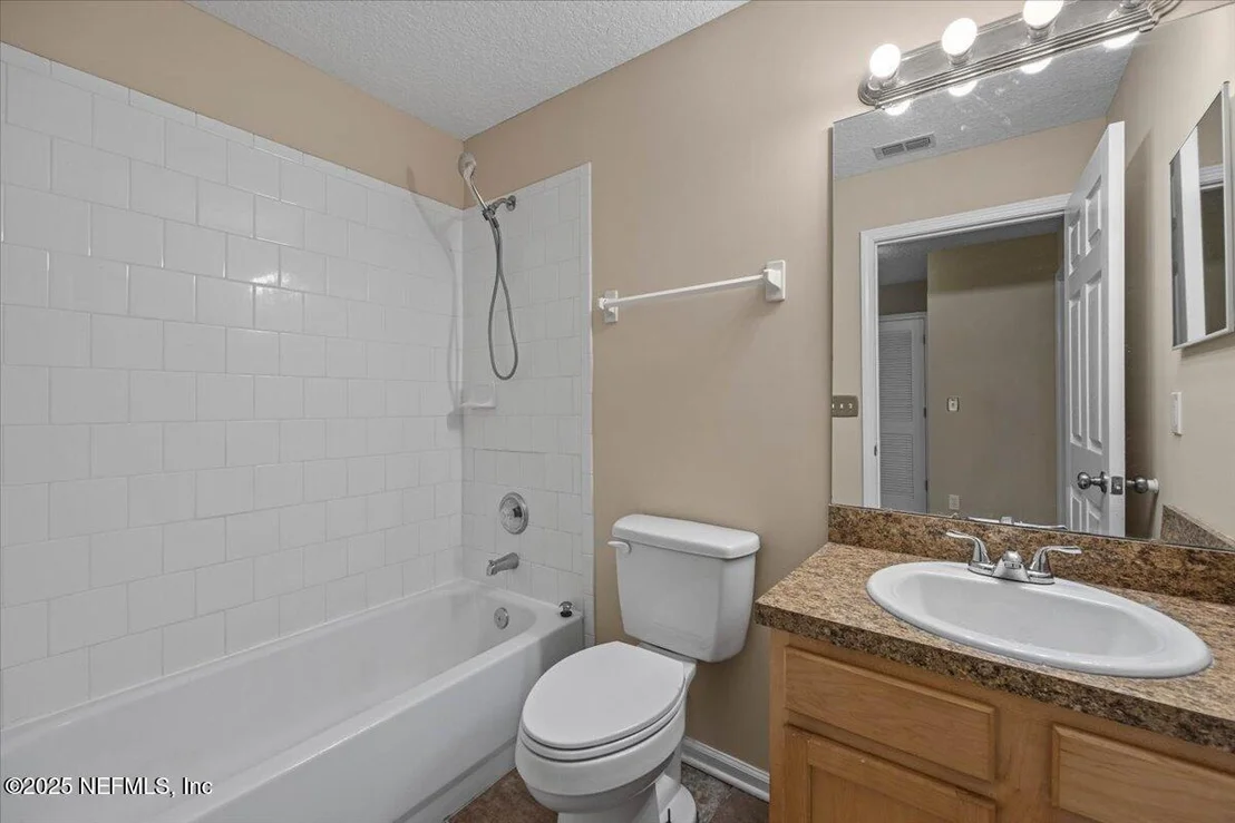 Photo of 4527 CLAIRMONT Road