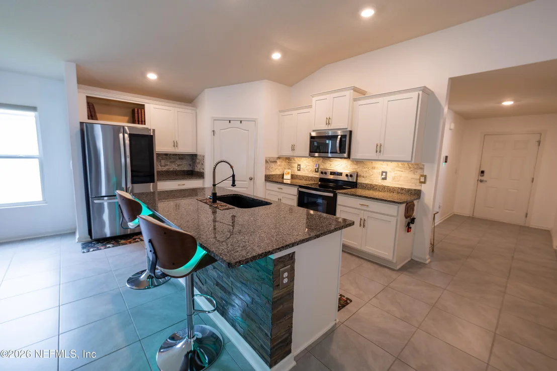 Photo of 68 OAKLEAF Way