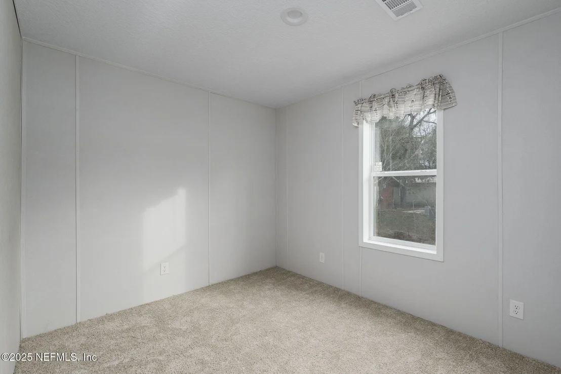 Photo of 128 LAKEVIEW Court