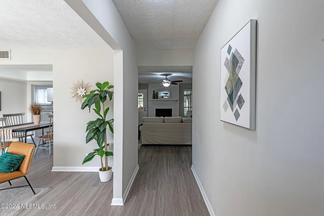 Photo of 7995 SARCEE Trail
