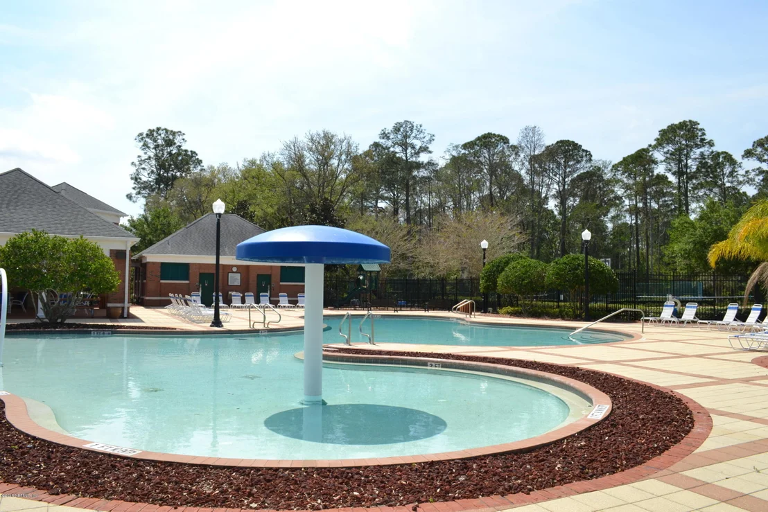 Photo of 290 HOLLAND Drive